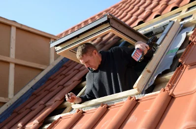 Pose de fenêtres de toit Velux à Beugin
